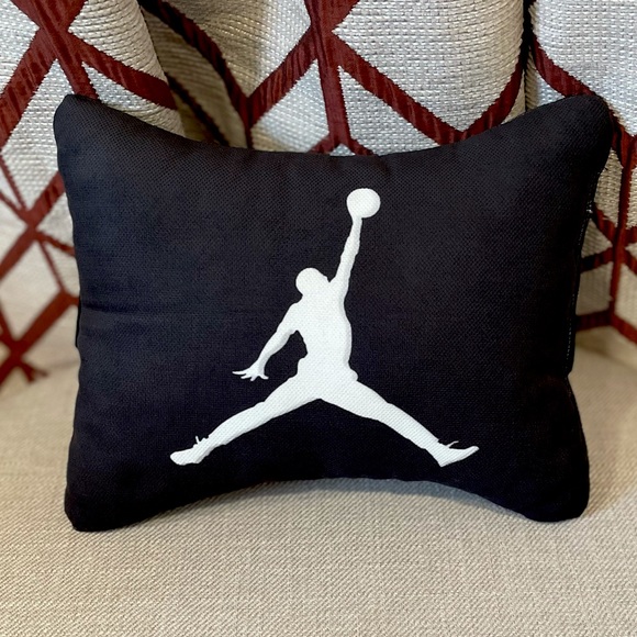 Jordan Other - Air Jordan Head Rest for Vehicle w/ strap